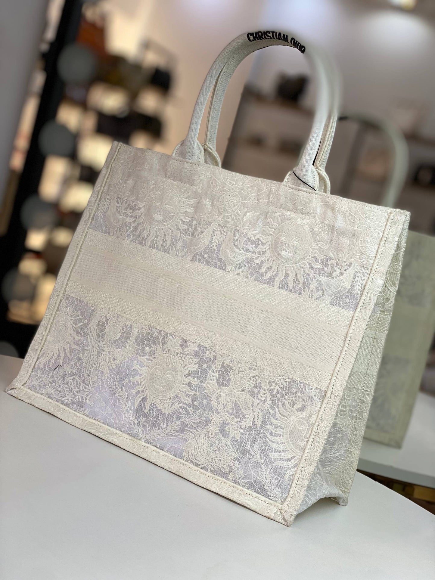 DIOR