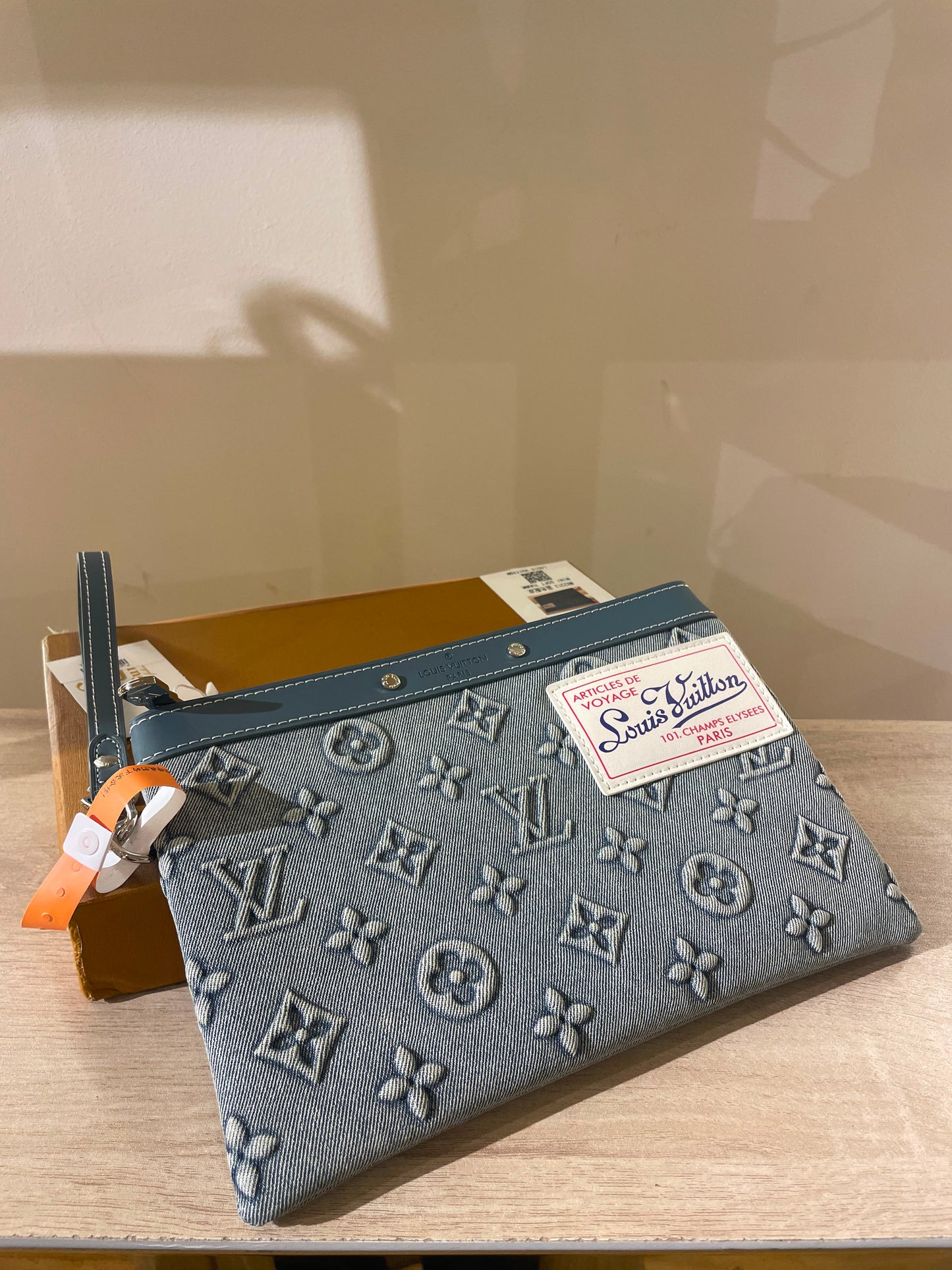 LV Clutch