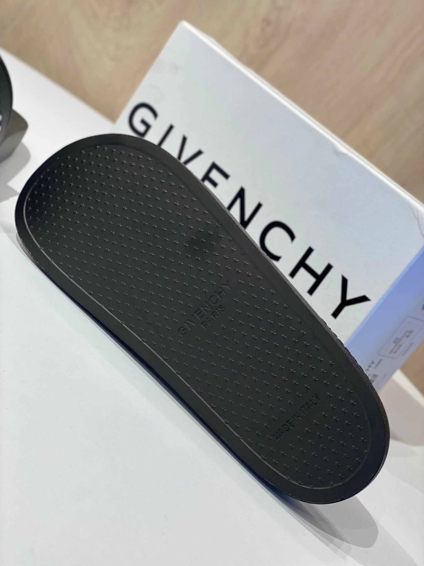 Givenchy Logo Slide Slipper – Core Black & White