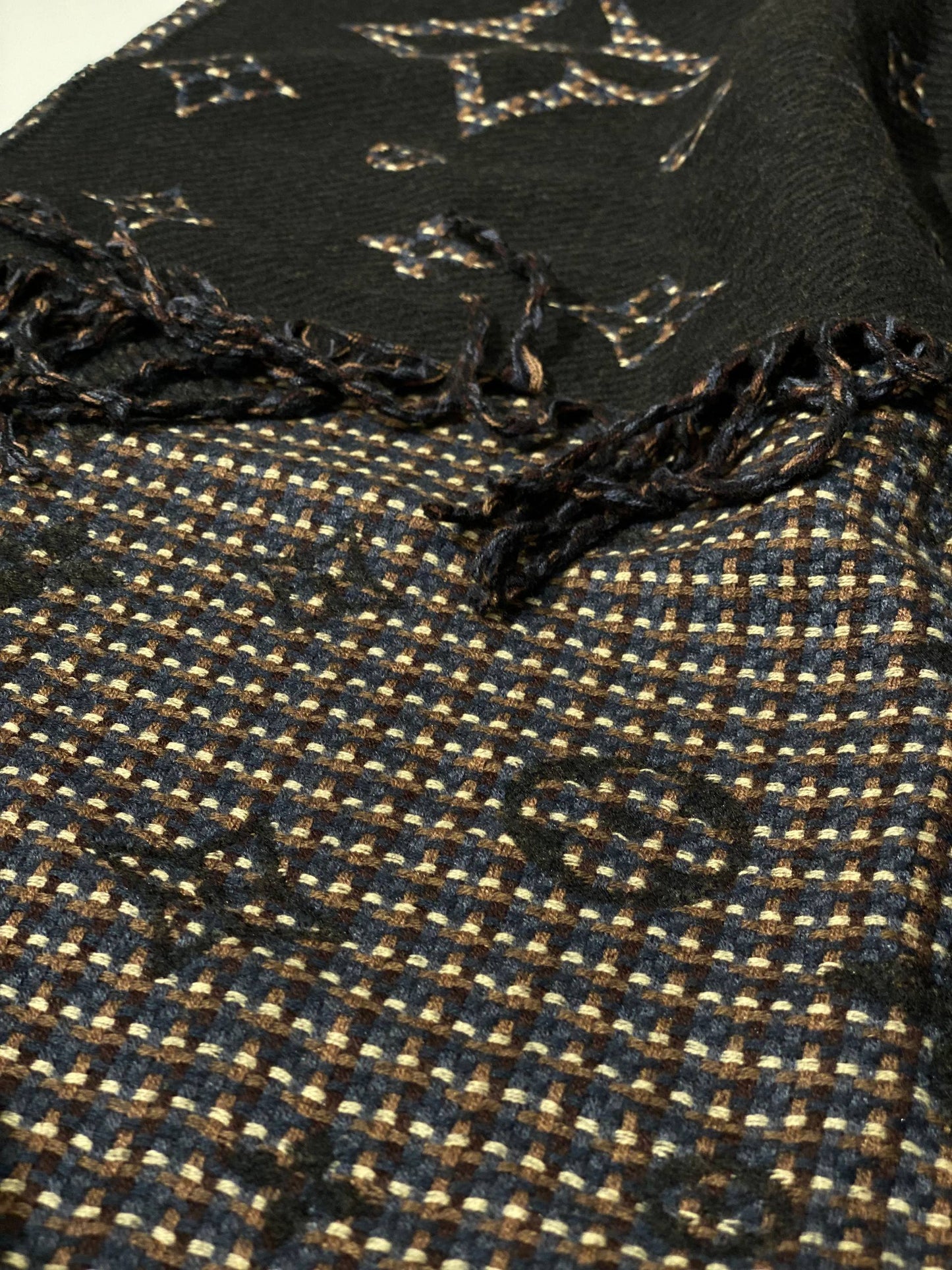LV Scarf