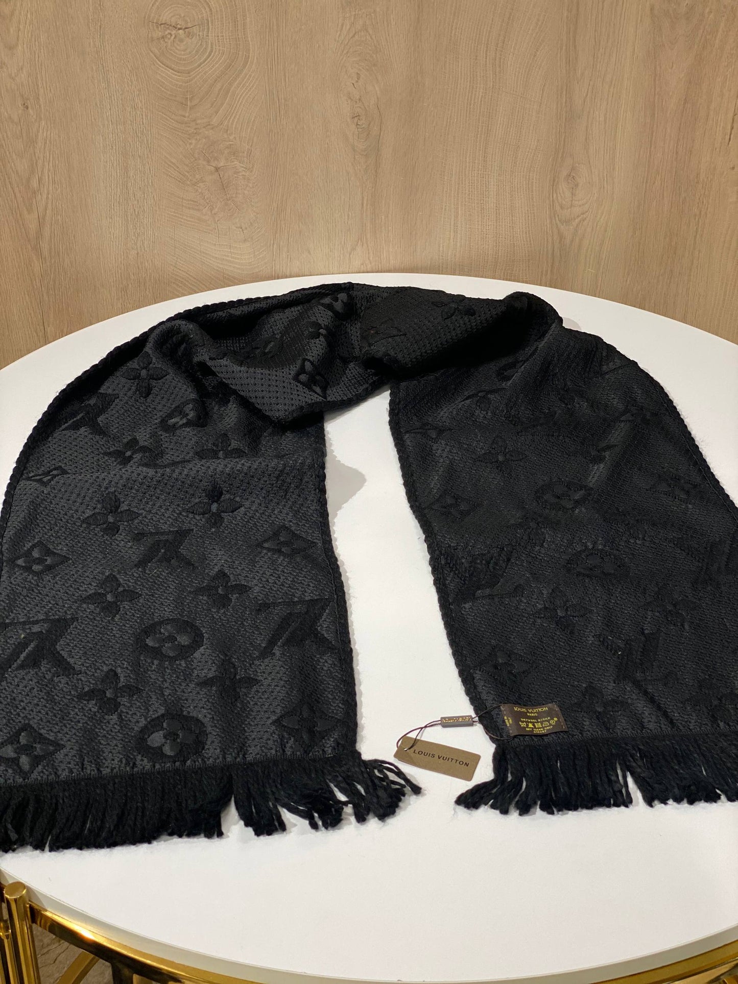 LV Scraf