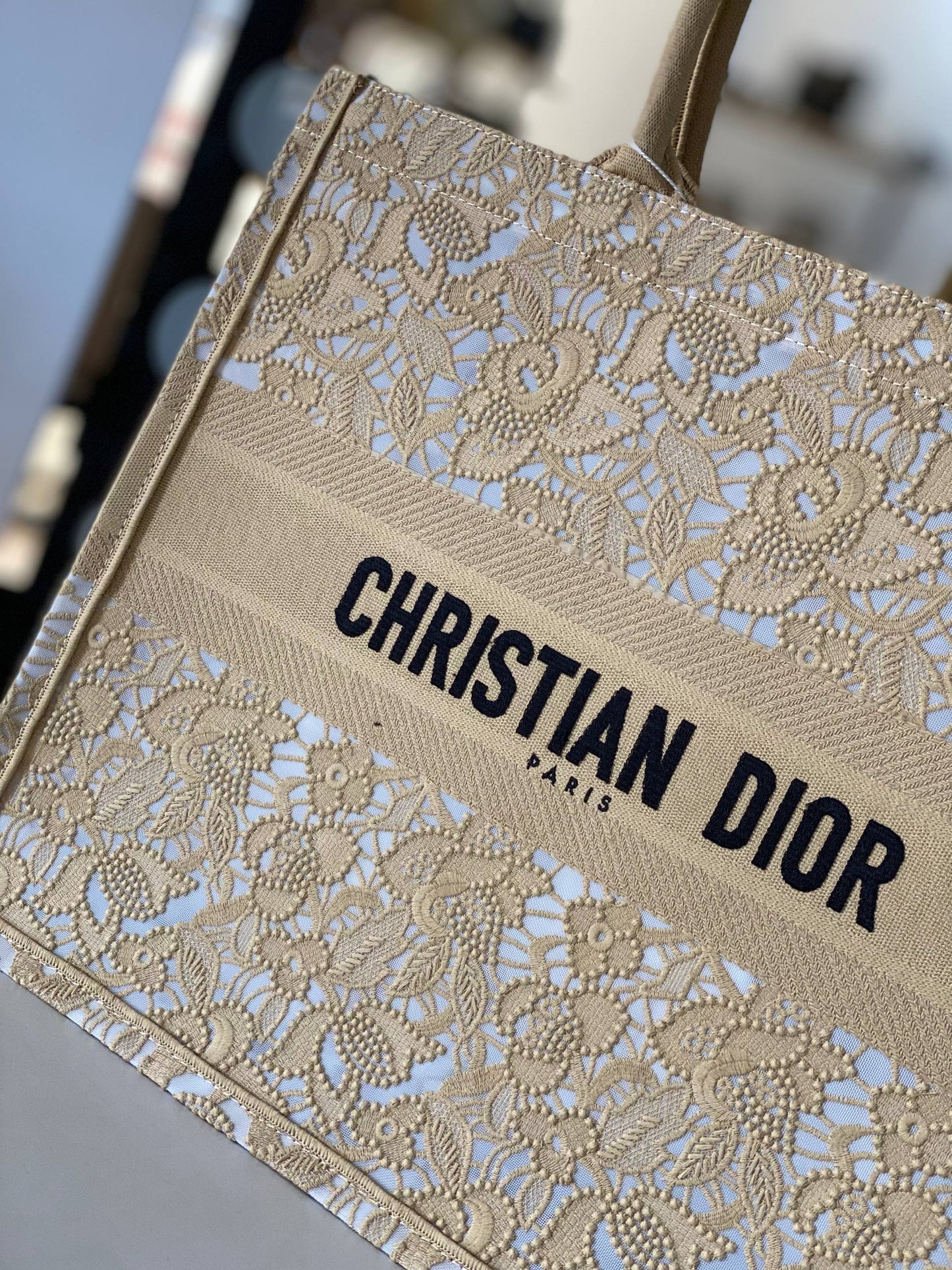 DIOR