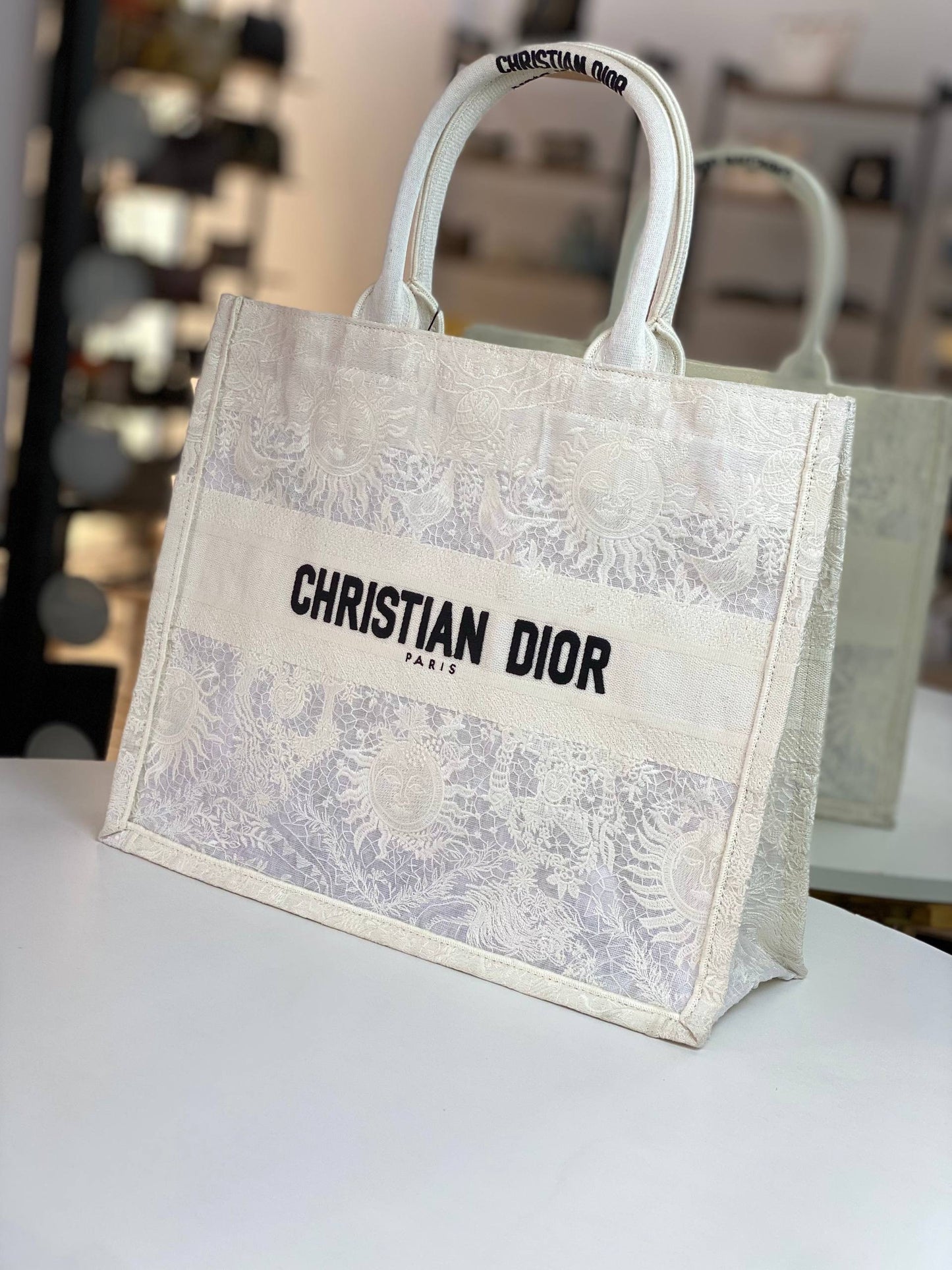 DIOR