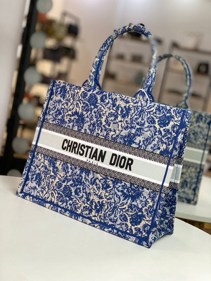 DIOR