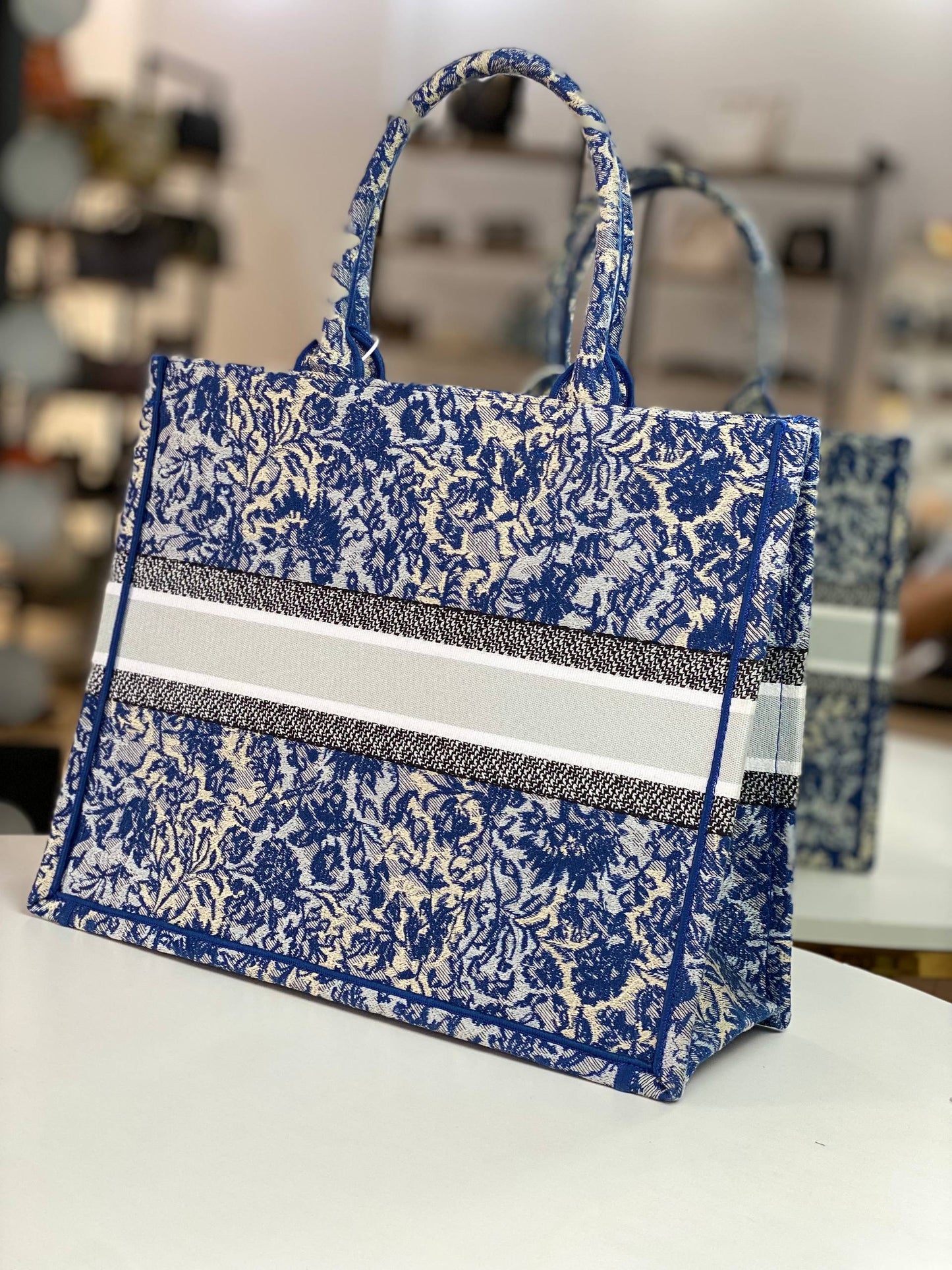 DIOR