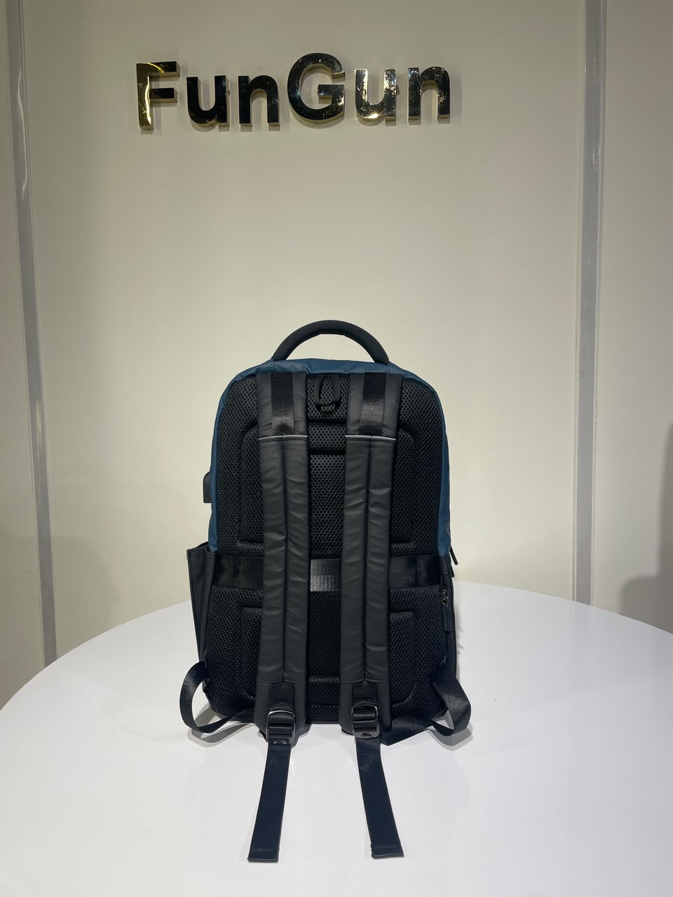 Backbag Calvin Klein original for men