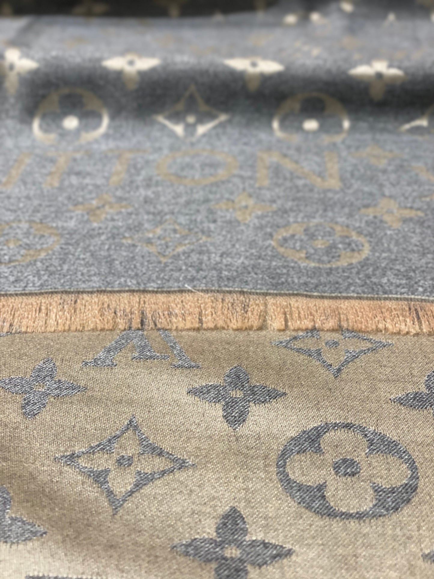 LV Scarf
