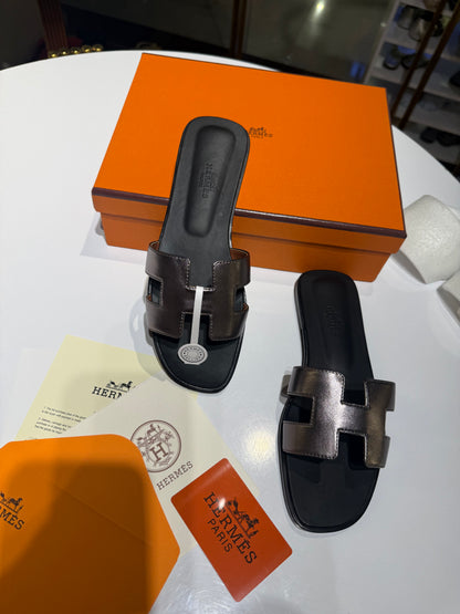 Oran sandal
