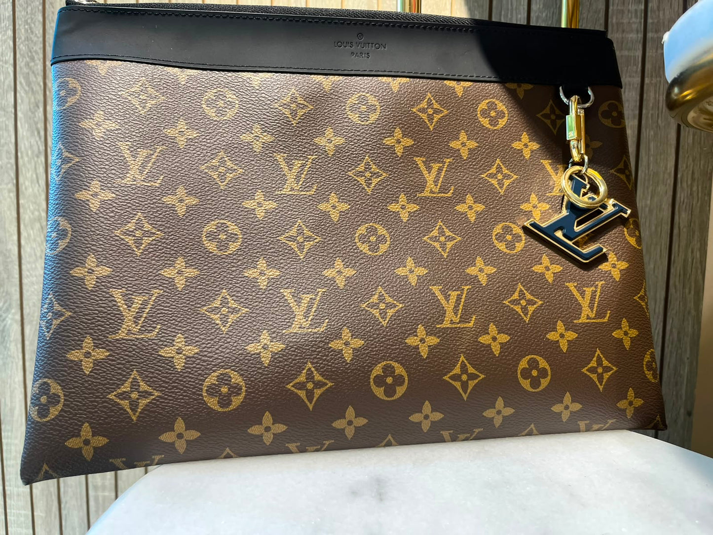 LV CLUTCH