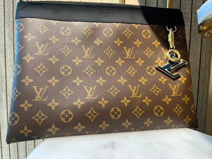 LV CLUTCH