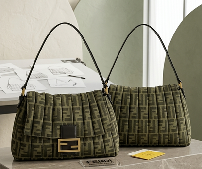 Fendi Mamma Baguette Medium