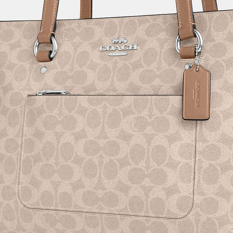 COACH Station Tote Bag
In Signature Canvas