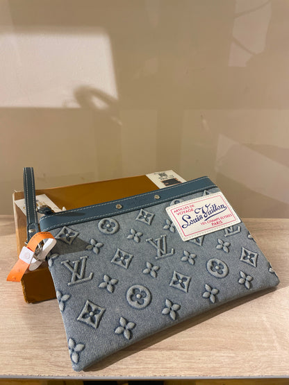 LV Clutch