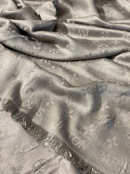 LV scarf