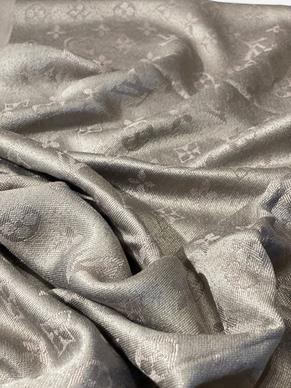 LV scarf