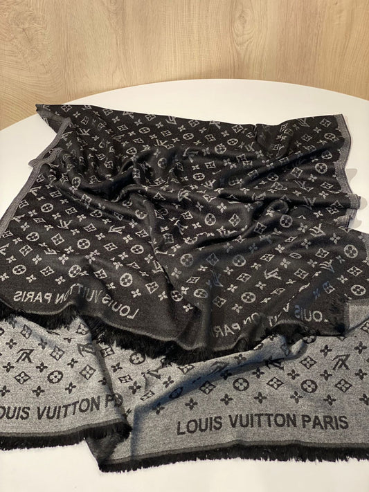 LV scarf