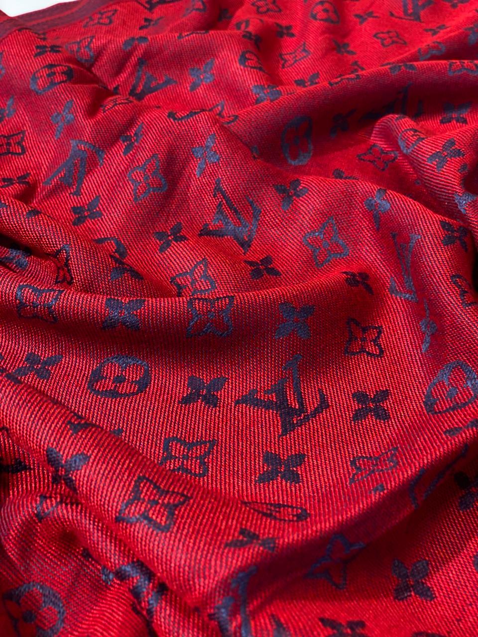 LV scarf