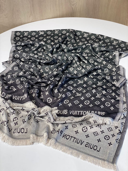 LV scarf