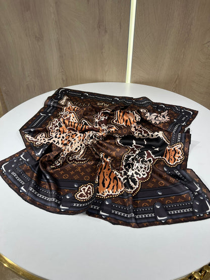 LV scarf