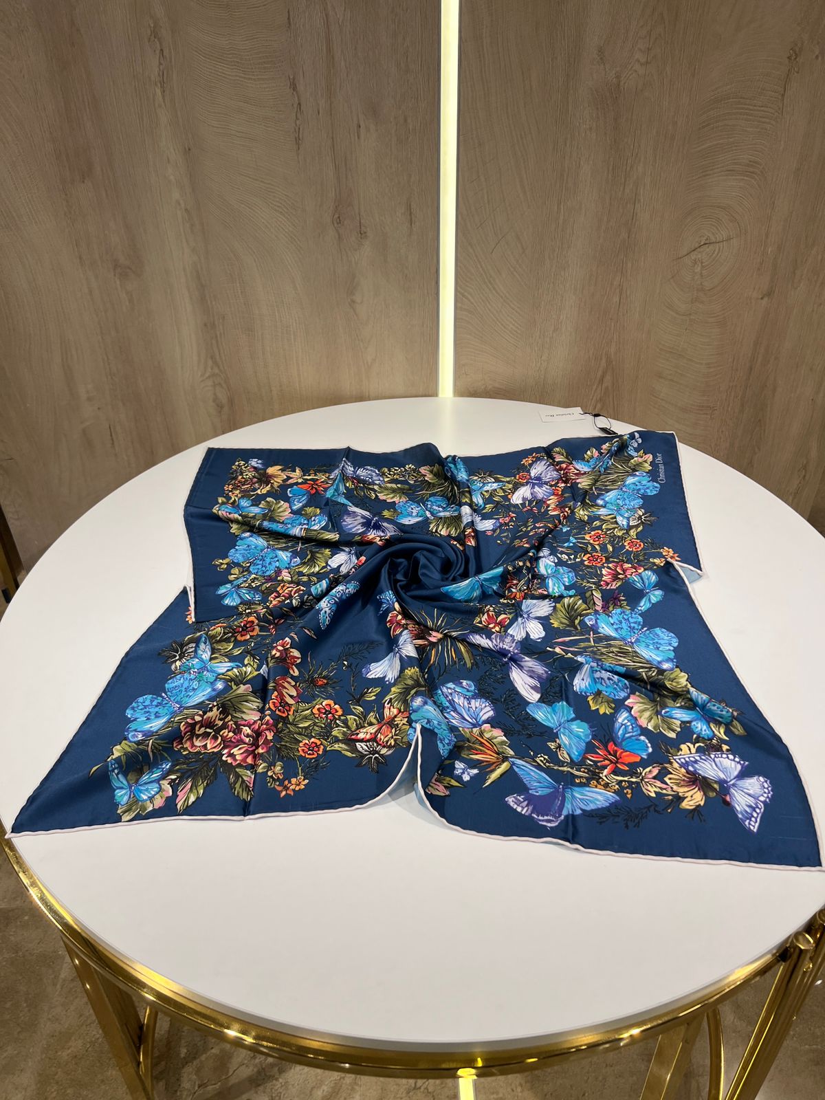 Selected Variant Image