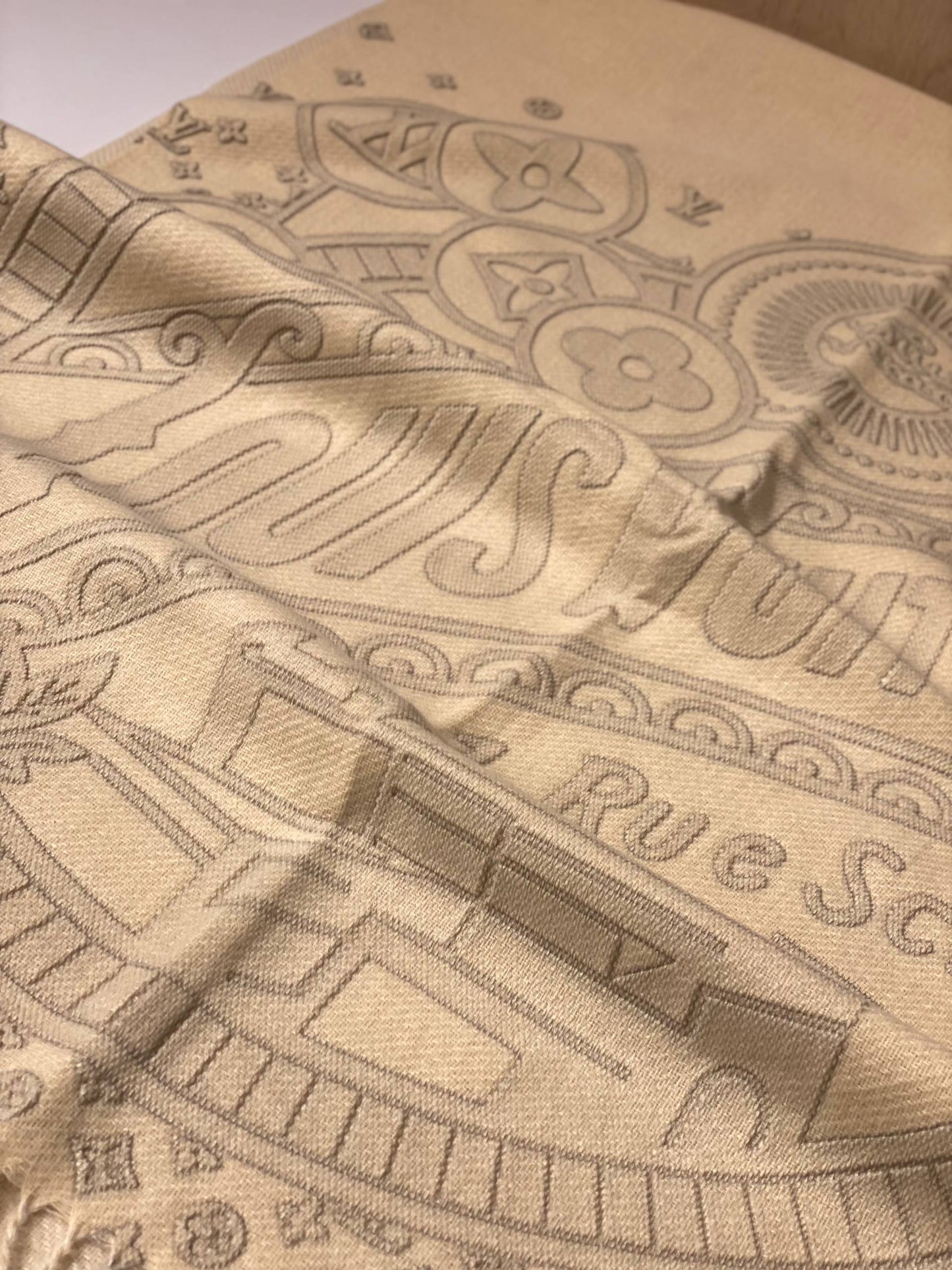 LV Scarf