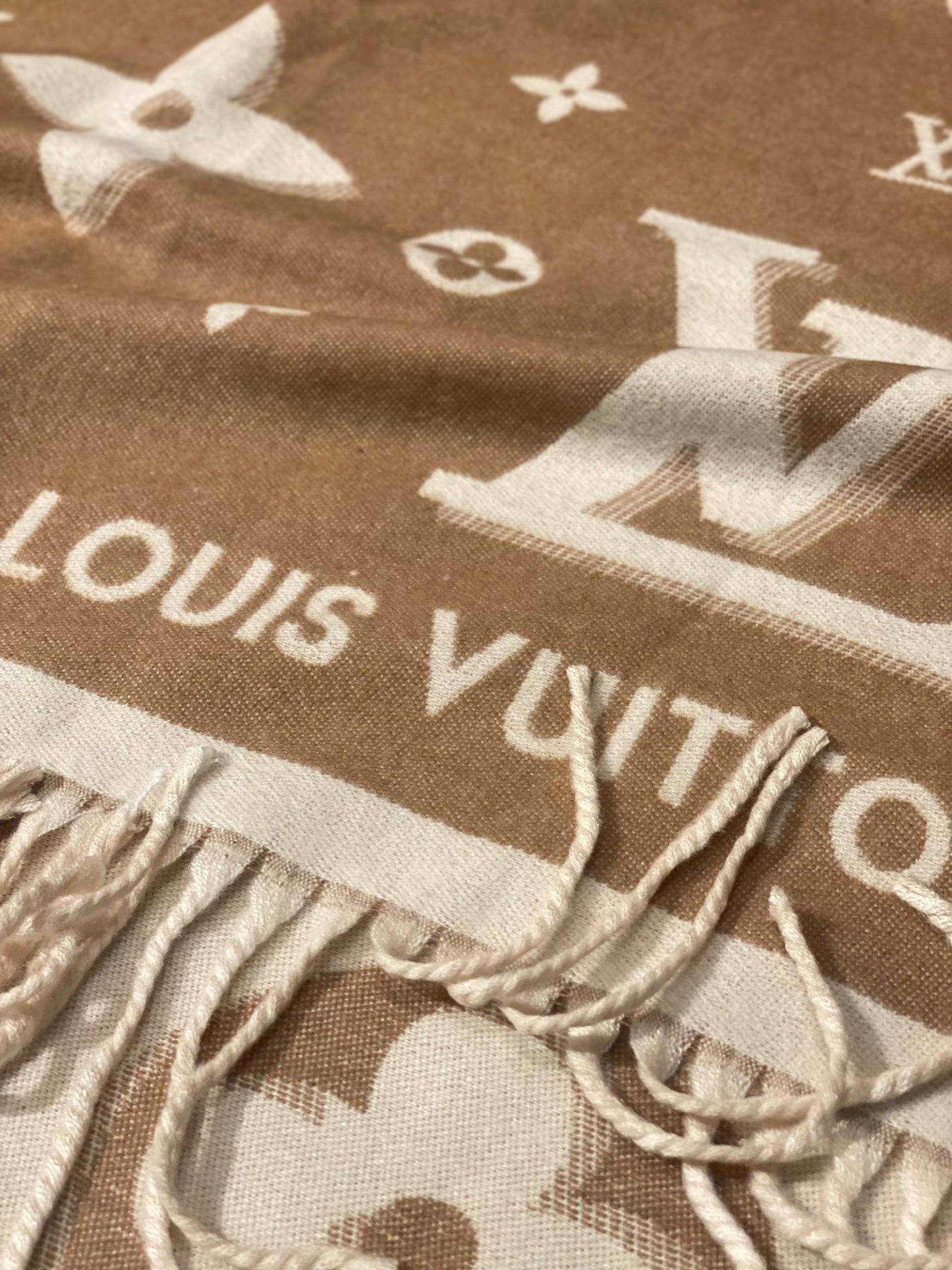 LV Scarf
