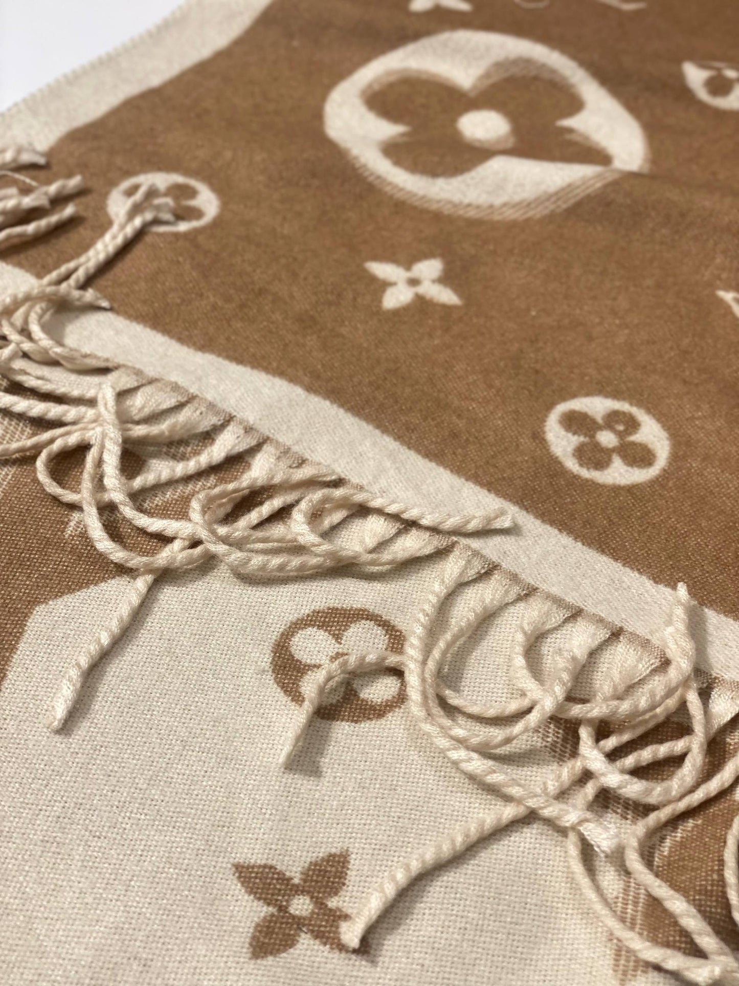 LV Scarf