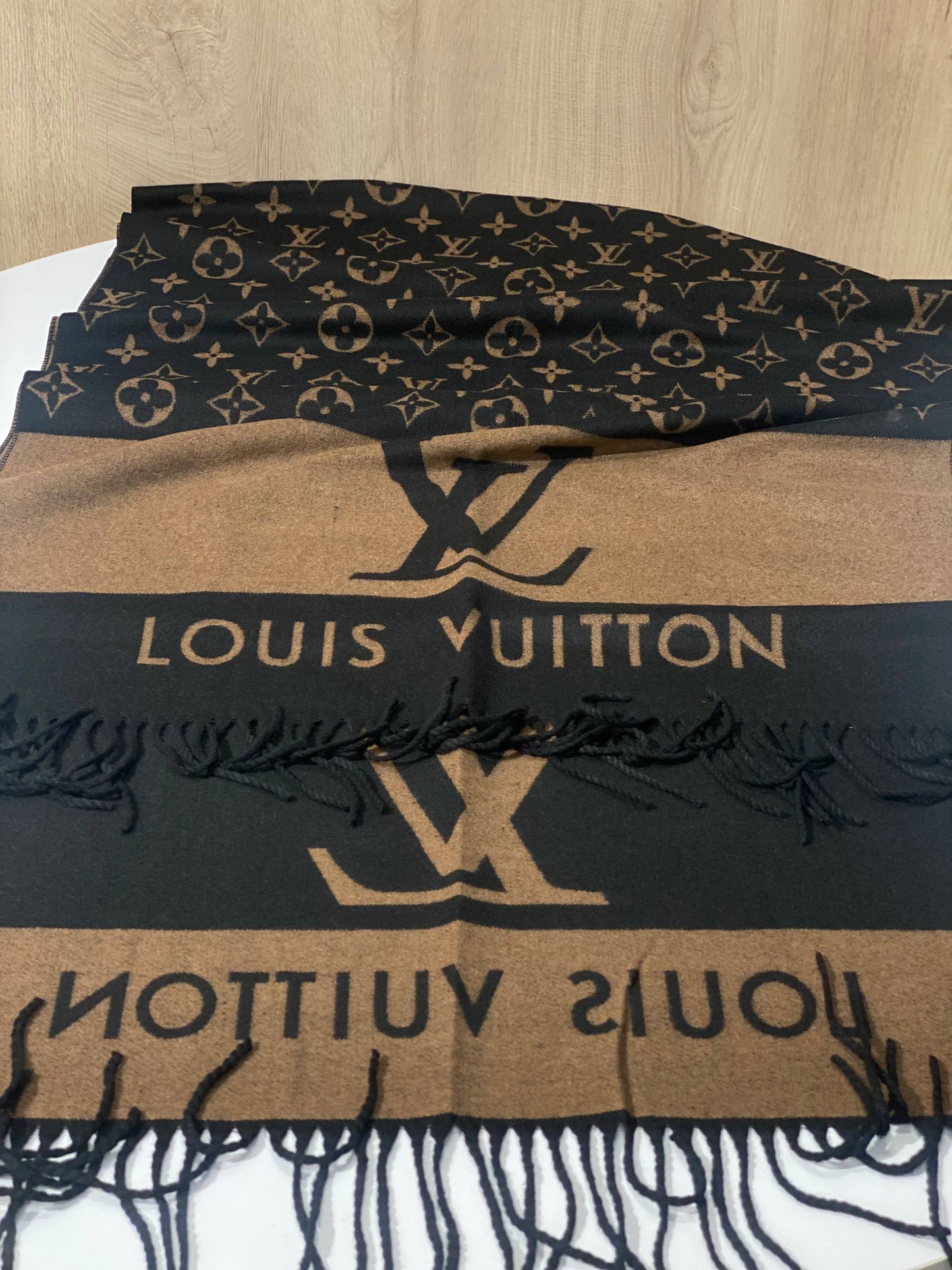 LV Scarf