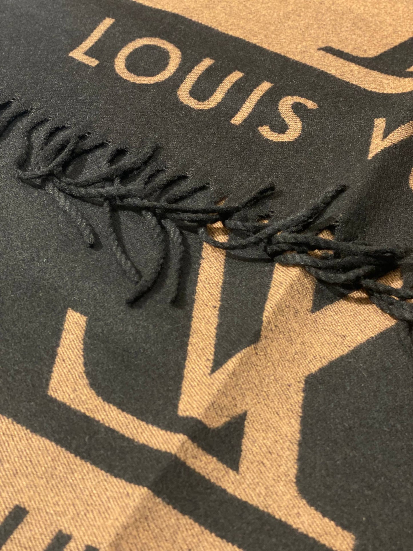 LV Scarf