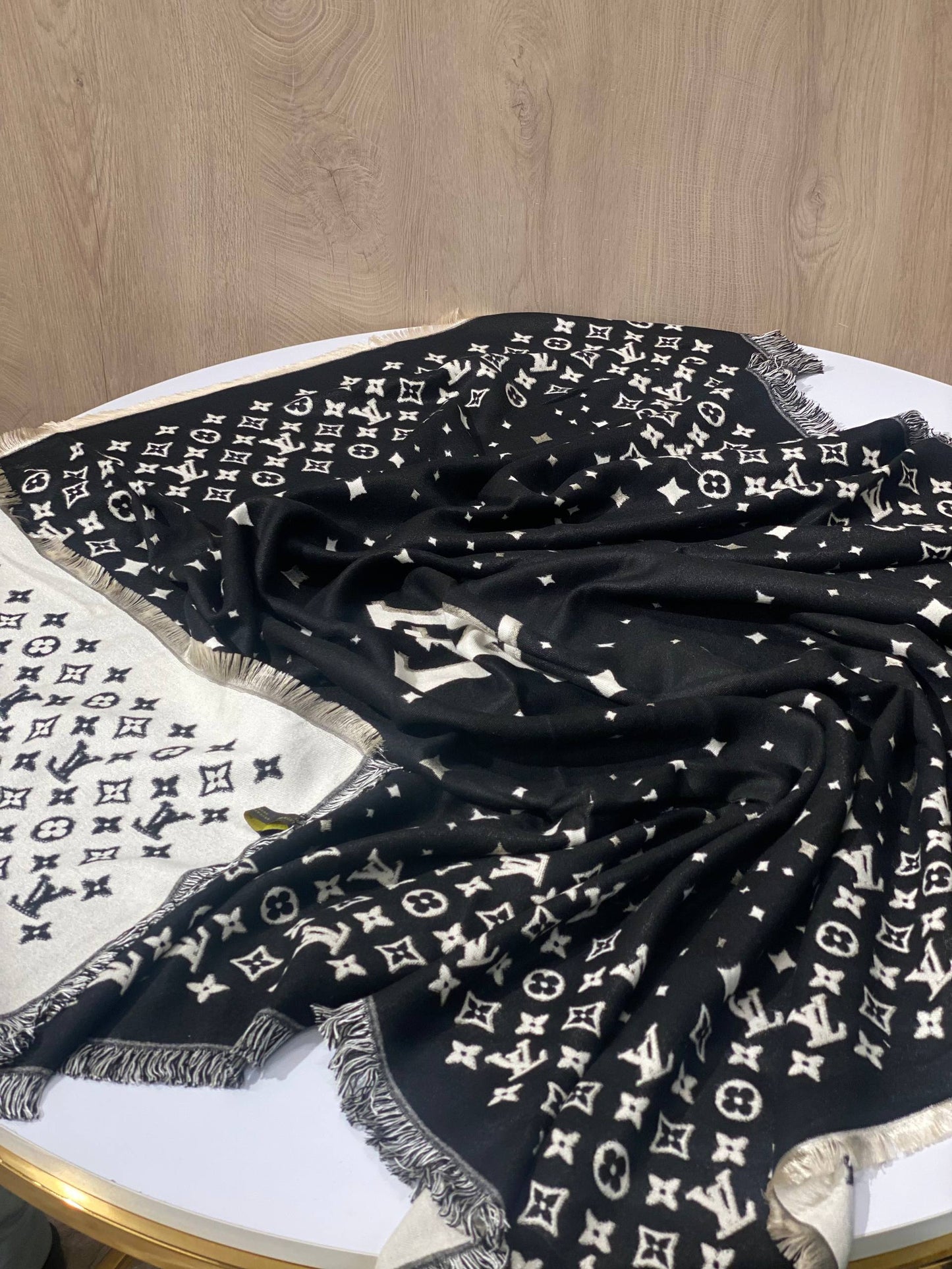 LV Scarf