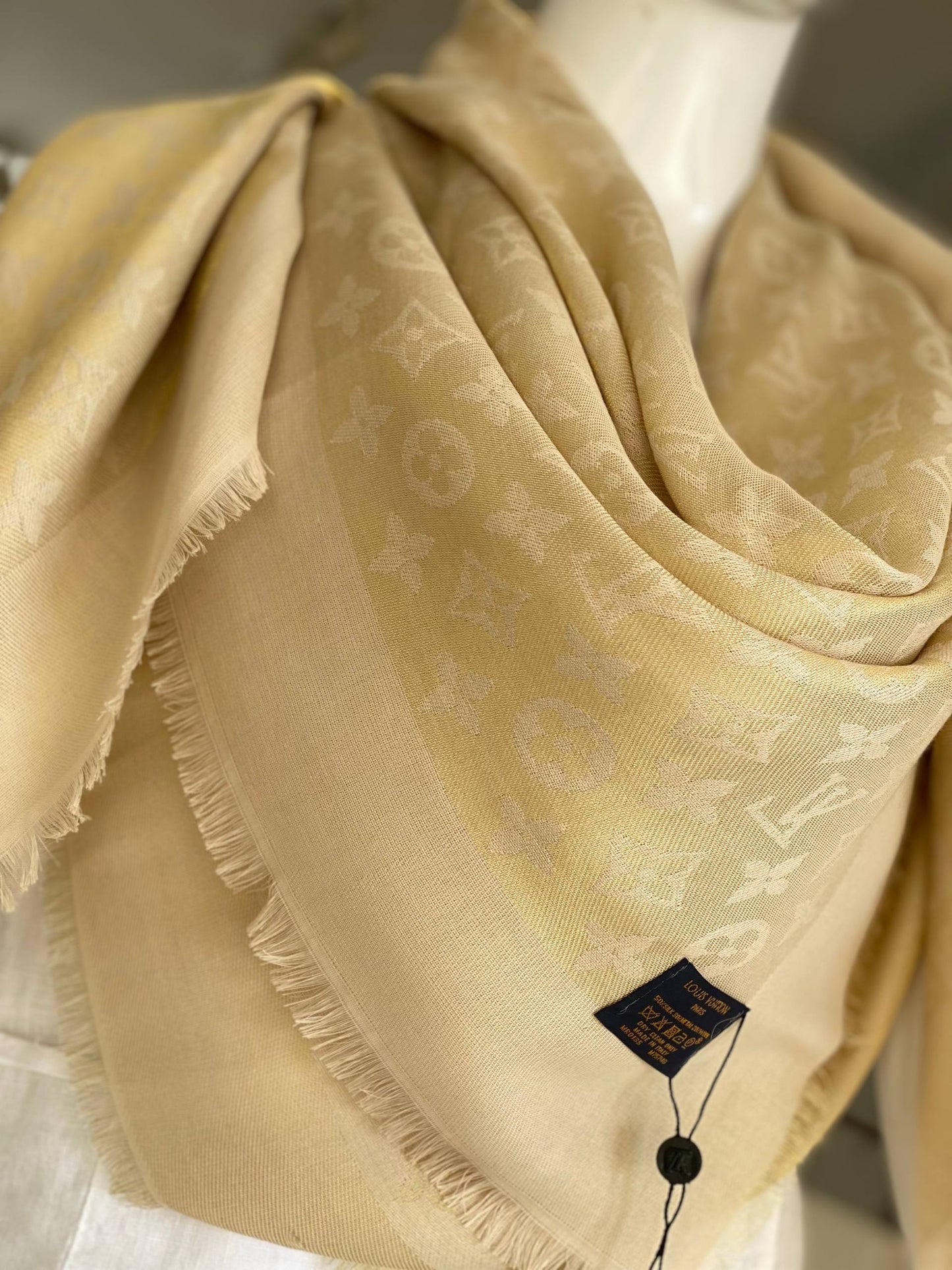 LV Scarf