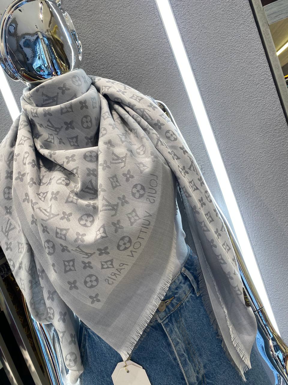 LV Scarf
