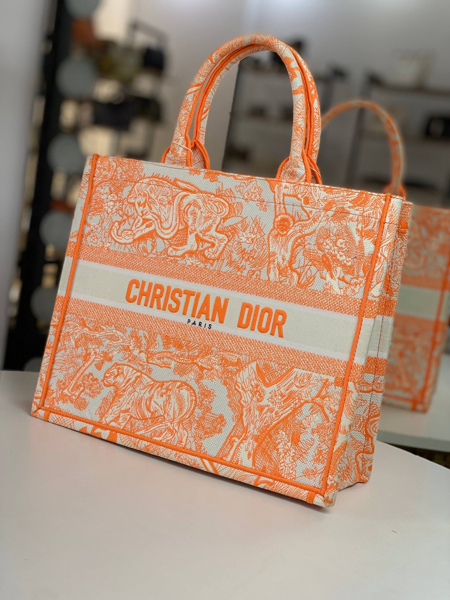 DIOR