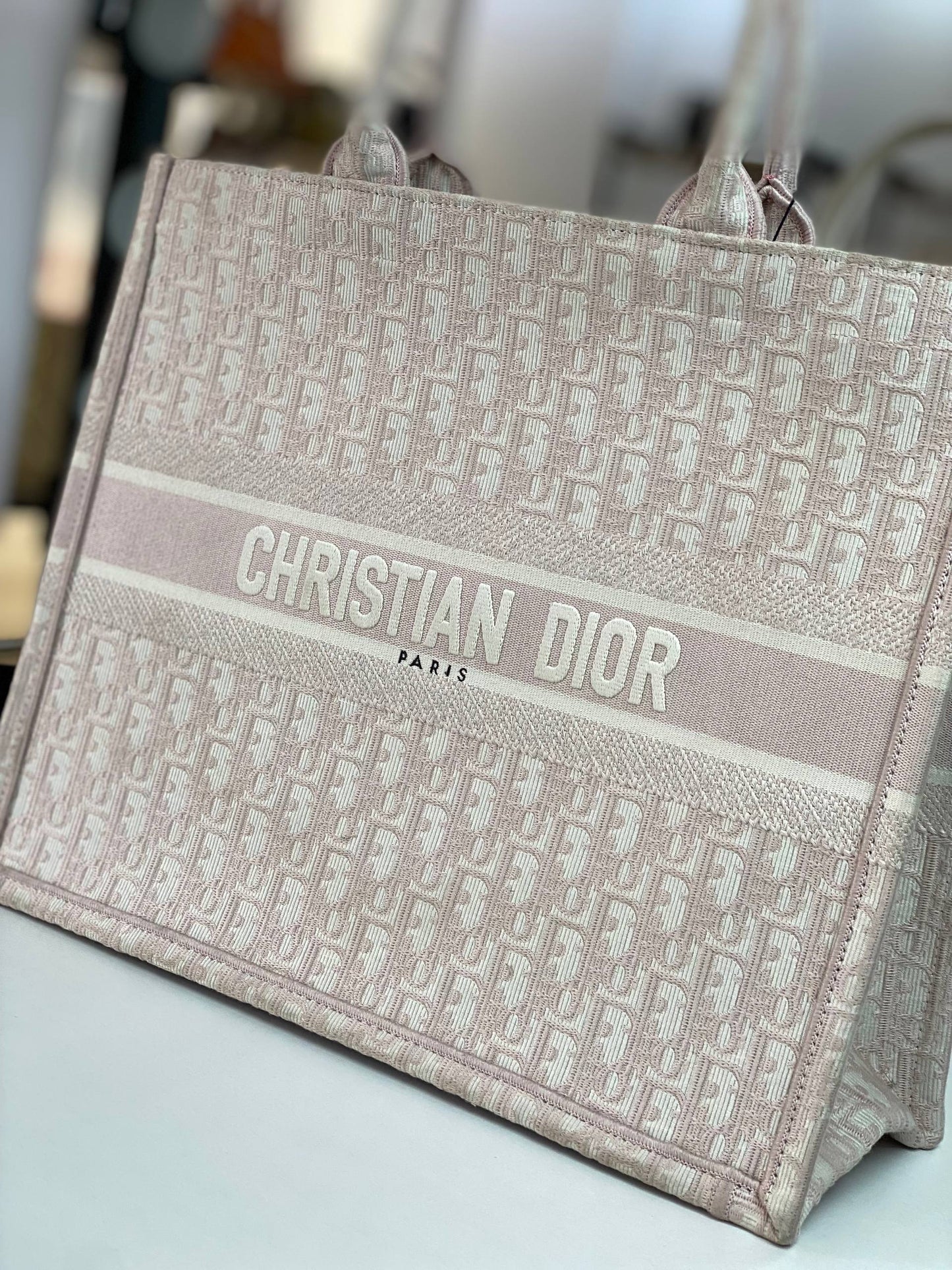 DIOR