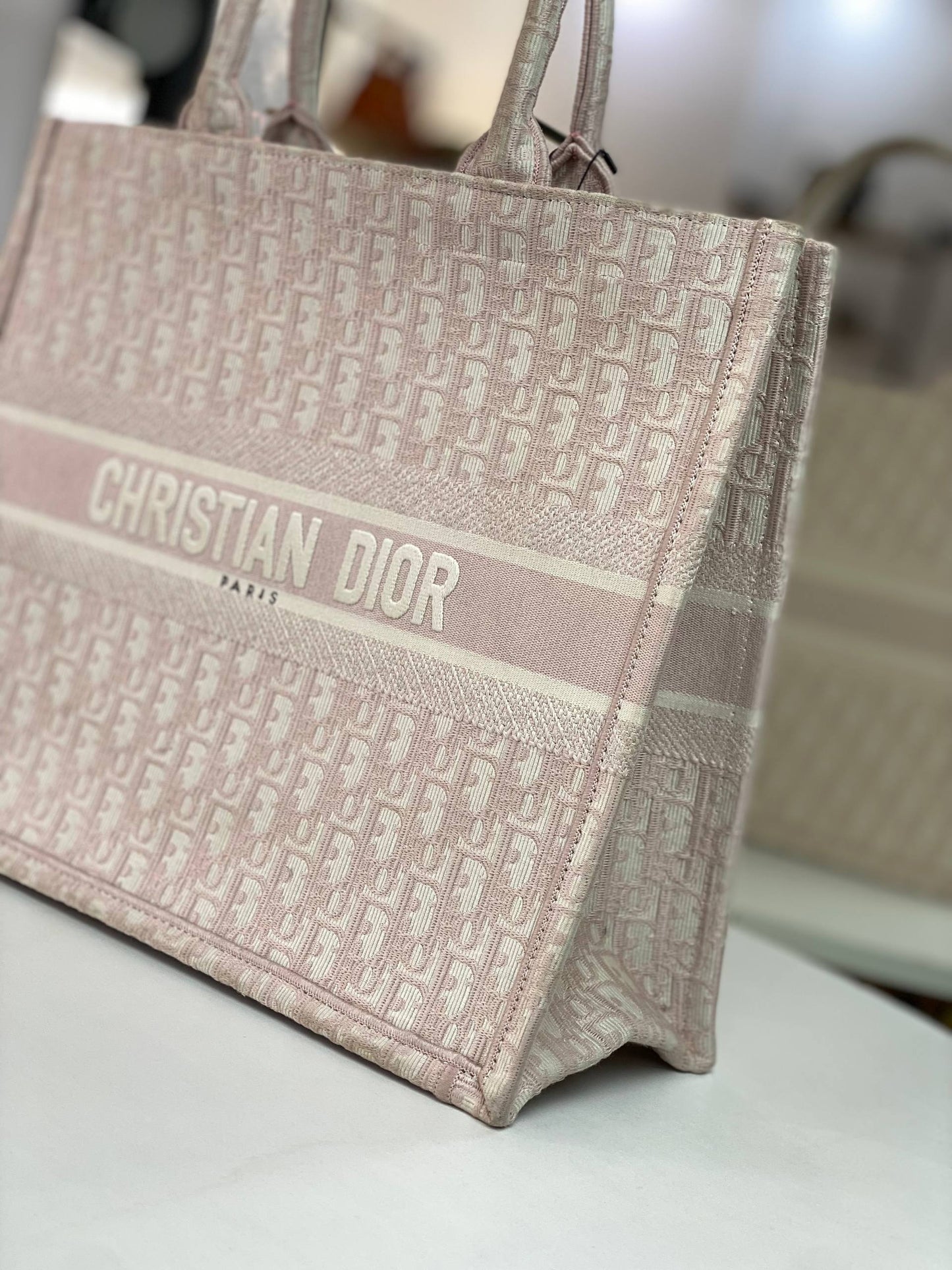 DIOR