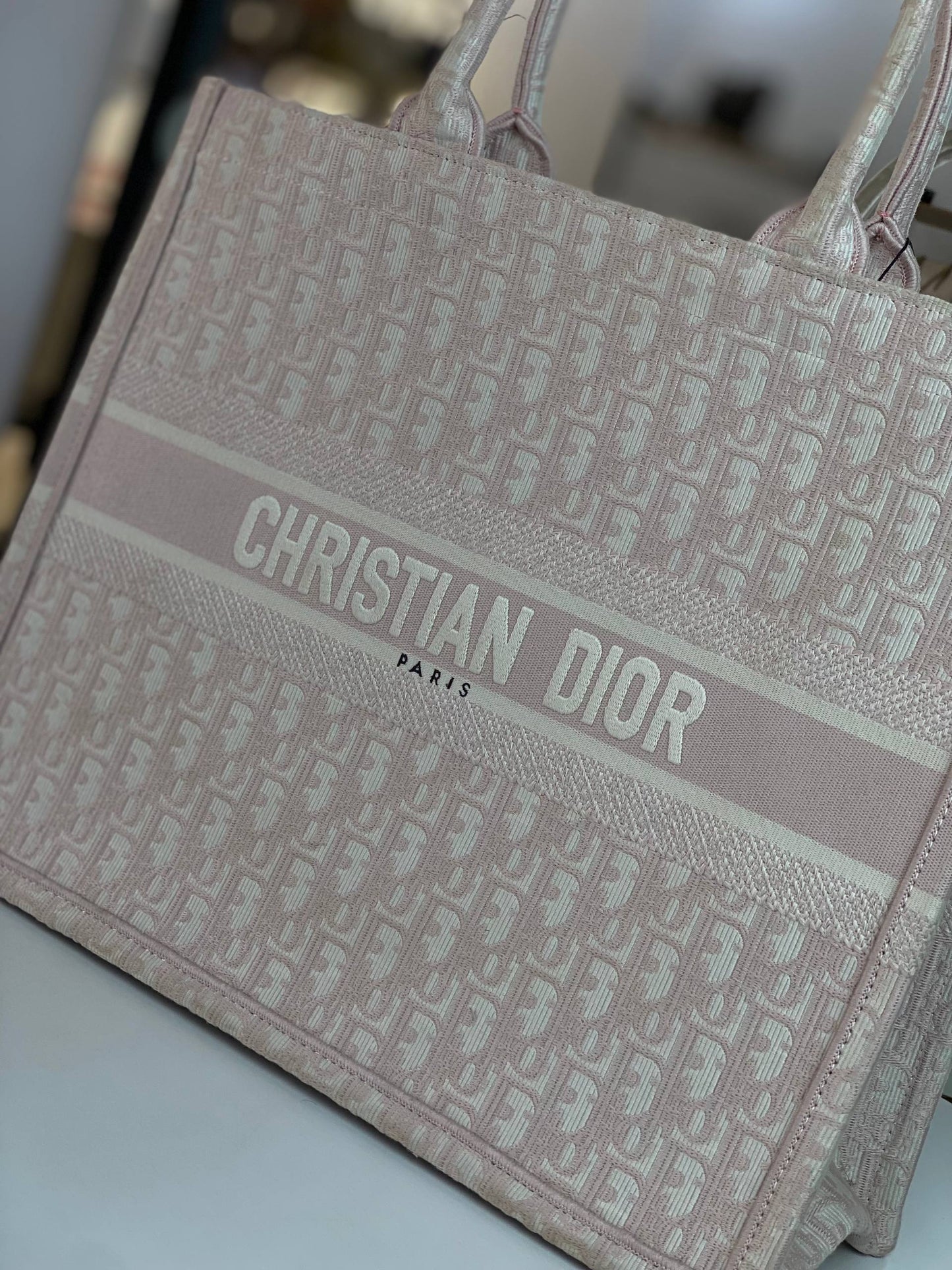 DIOR