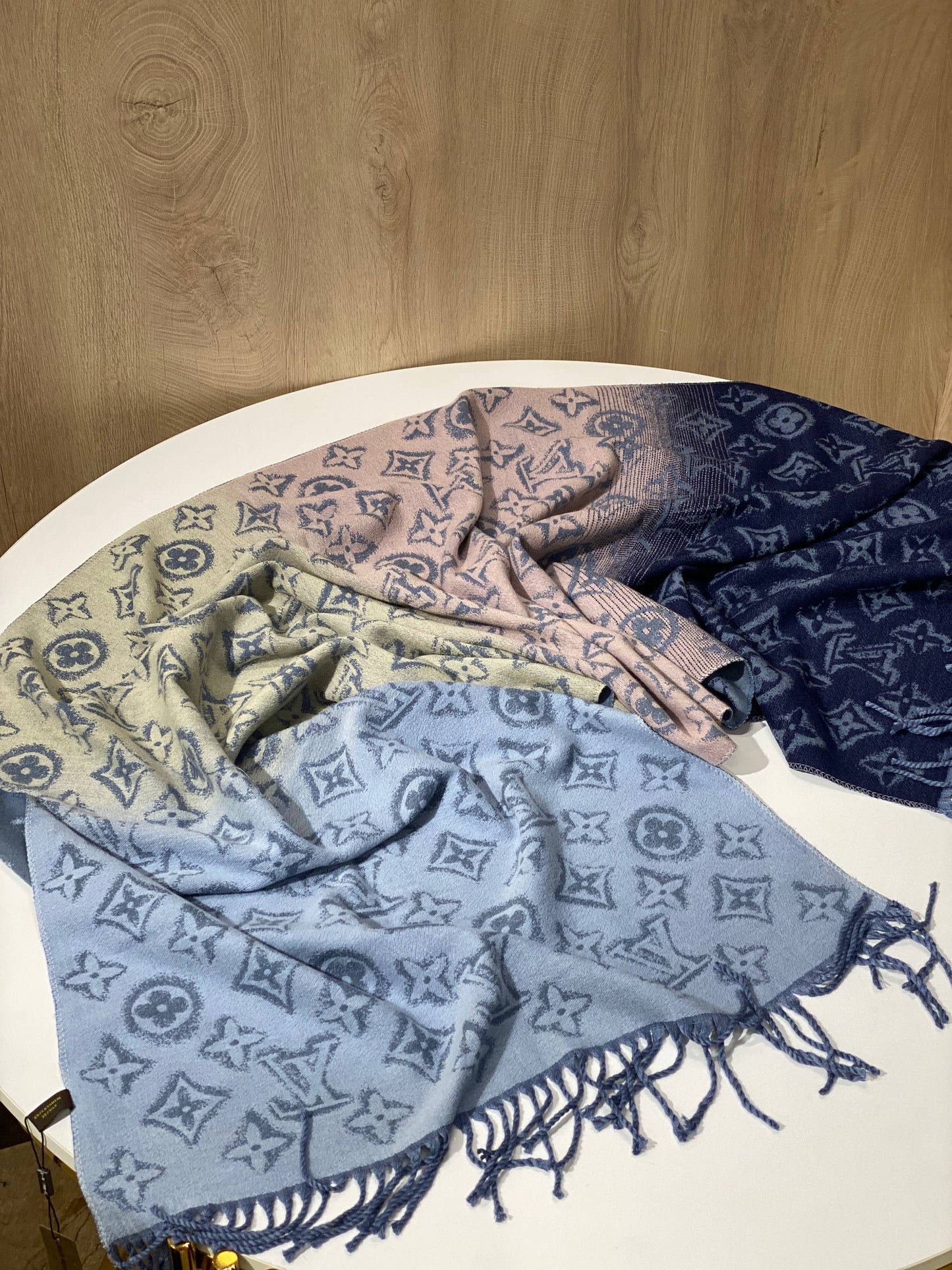 LV Scarf