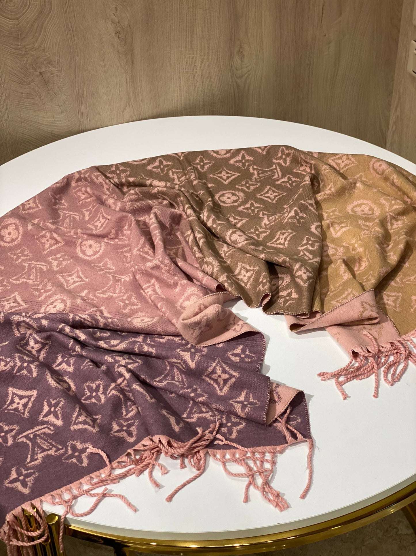 LV Scarf