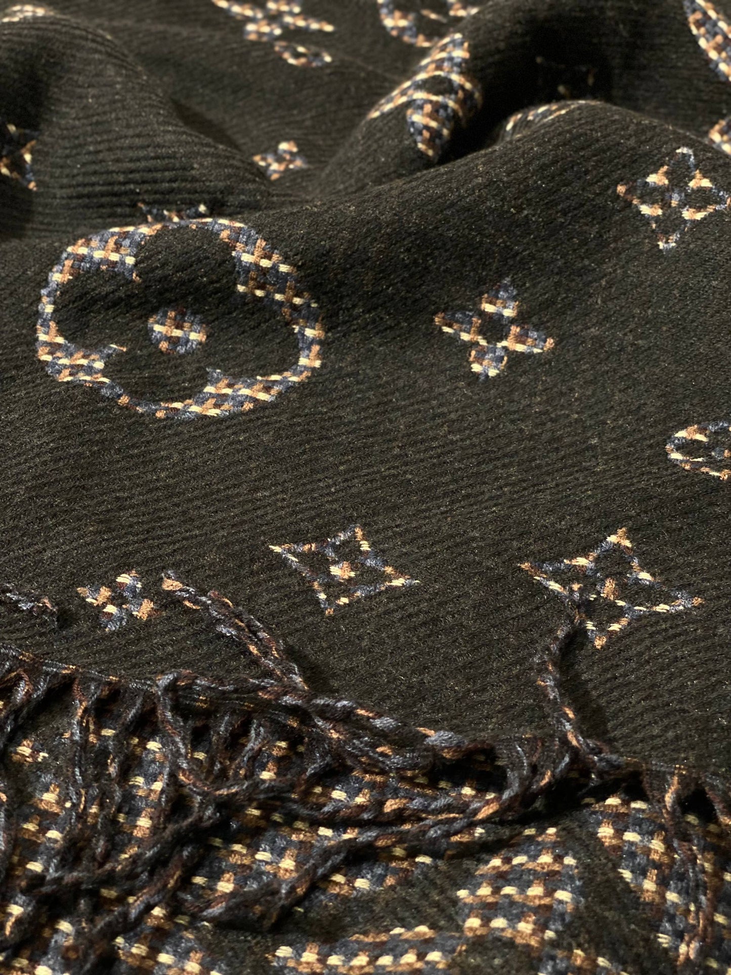 LV Scarf