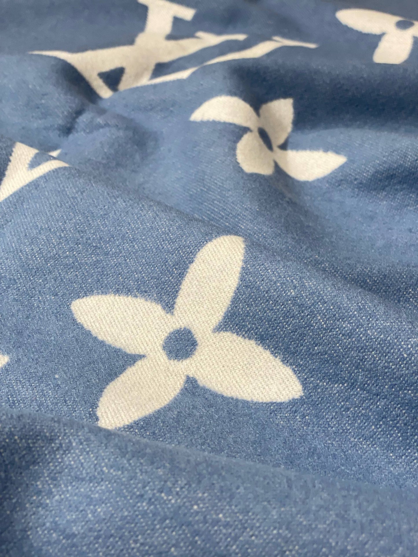 LV Scarf