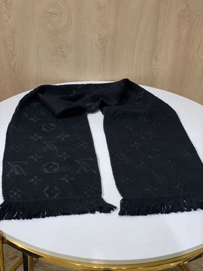 LV Scraf