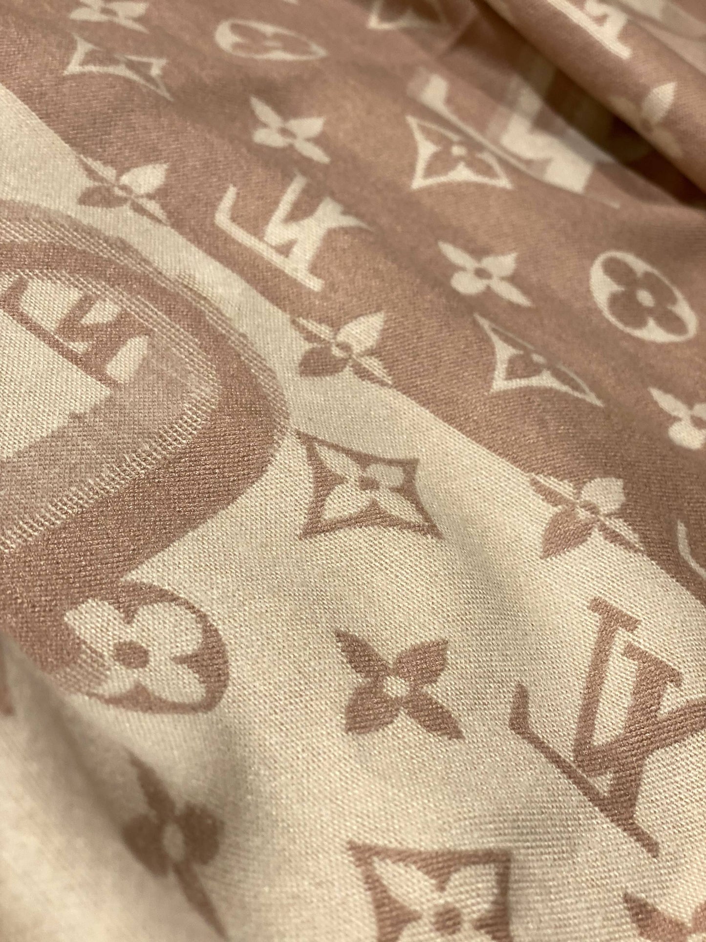 LV Scarf