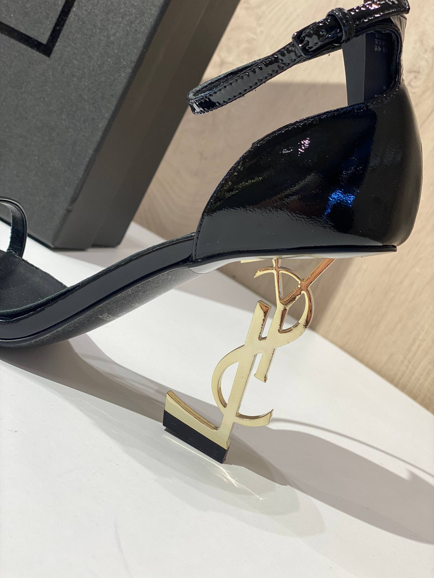 Sandal Ysl
