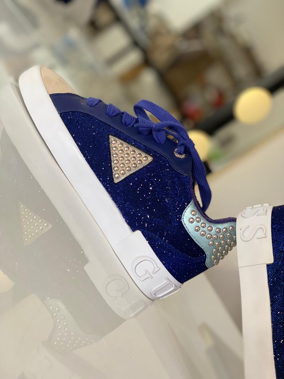 Guess sneaker