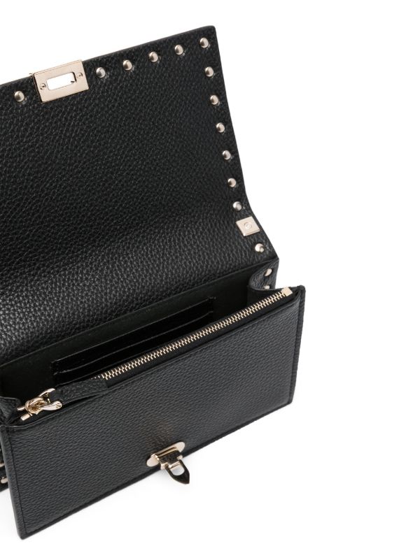 Valentino Garavani
Rockstud leather crossbody bag