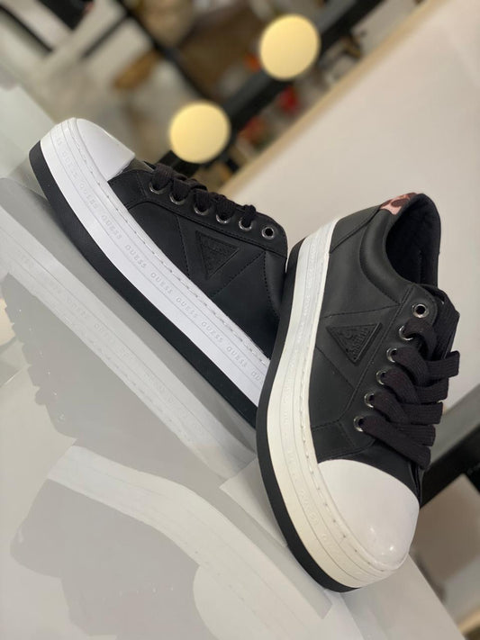 Guess sneaker
